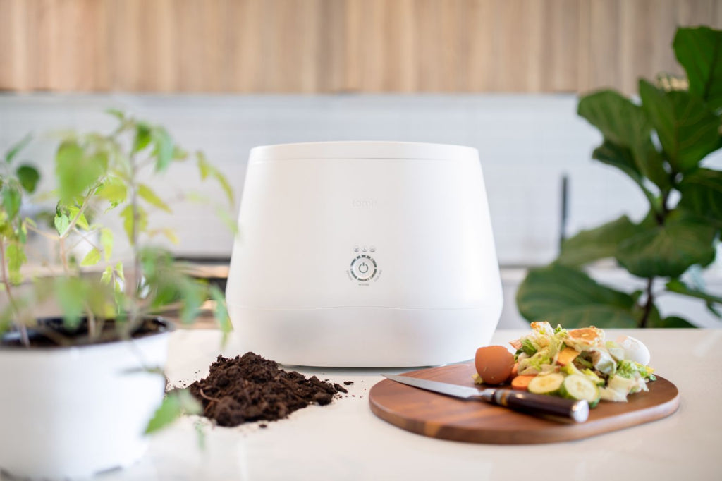 Kitchen Composter Turns Food into Fertilizer in 24 Hours or Less